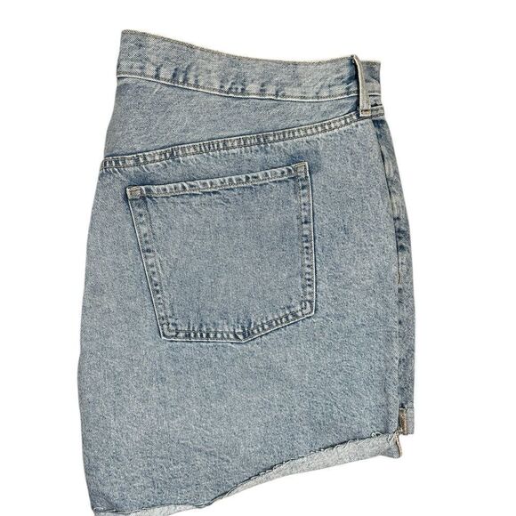 NWT Old Navy Plus Size Light Blue High Waist Raw Hem Cuffes Denim Shorts Size 24 - Picture 6 of 9